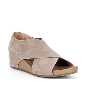 Gentle Souls Gainey Peep-Toe Hidden 2" Wedge Sandal - Mushroom Suede / 10